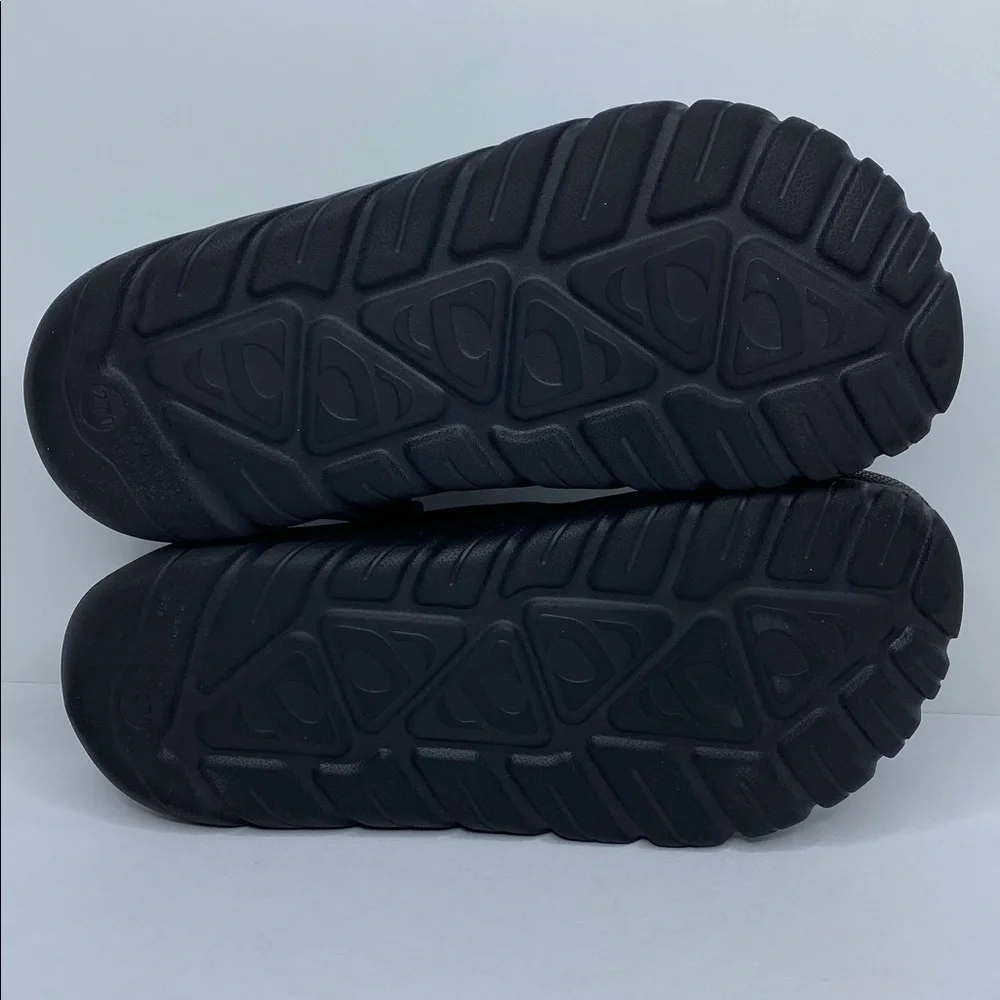 AMOJI Unisex Black Clog Sandals